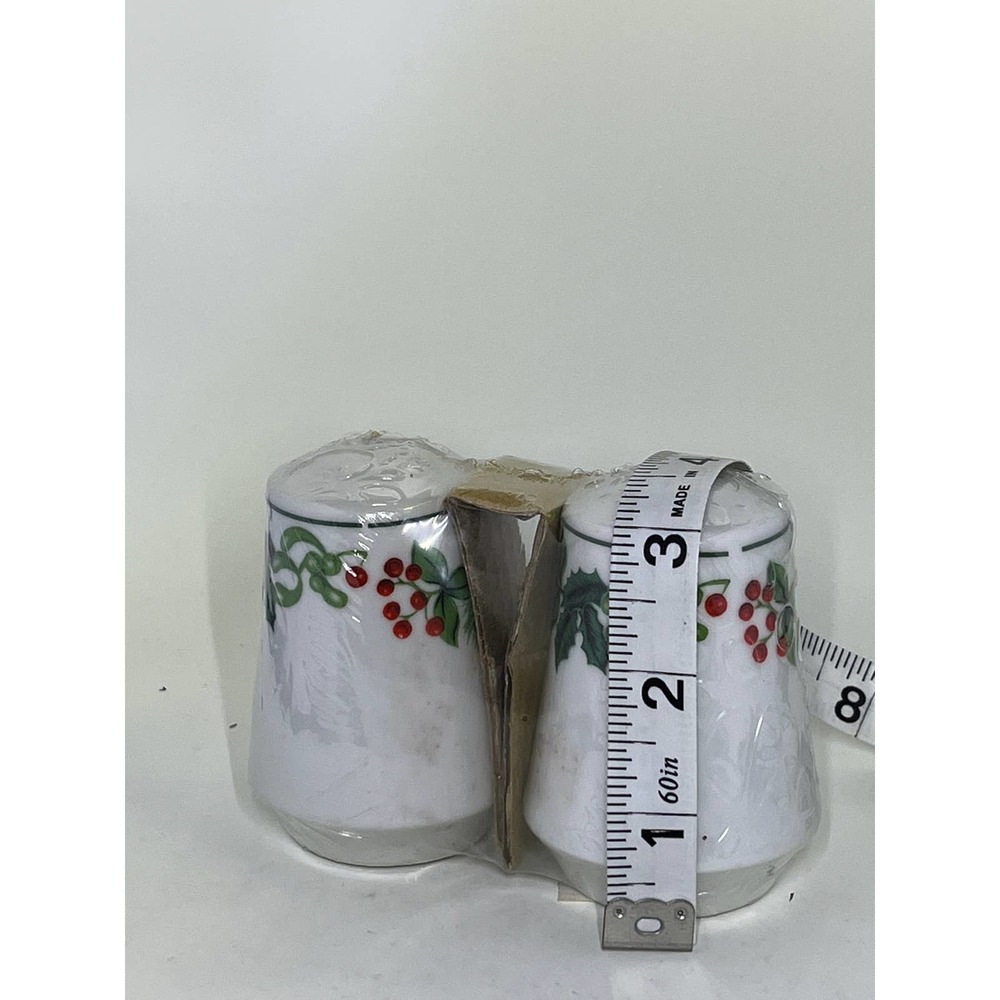 Greenbrier holiday salt and pepper shakers